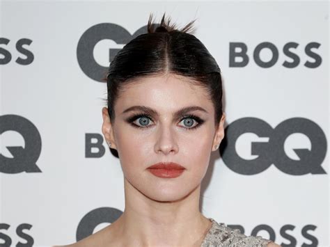 daddario nude|Alexandra Daddario Looks Stunning in Nude Photos From Her。